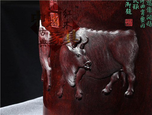 6、把紙質(zhì)畫作上幾抹水墨所繪的動(dòng)物機(jī)體，改用堅(jiān)鋒雕刀去表現(xiàn)其肌理結(jié)構(gòu)、血脈骨肉與皮毛羽色，絕非易事。_看圖王