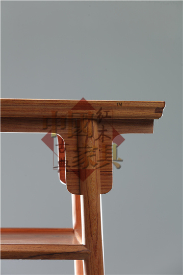 14、此案刀牙可謂比例協(xié)調(diào)，尤其是牙嘴的開設(shè)位置與開挖弧度，自然圓滿，妙趣自然。_副本