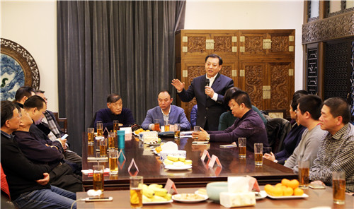 17、專家學者在年會上各抒己見，獻計獻策_副本