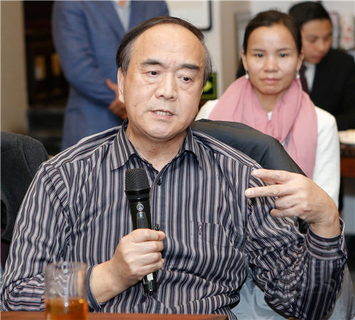 02-2北京故宮木器修繕專家郭文通提出指導(dǎo)意見_看圖王_