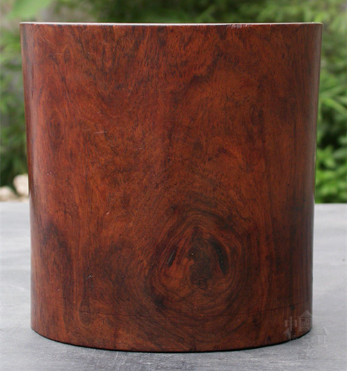 2簡(jiǎn)素的黃花梨筆筒，追求靜穆_副本_副本